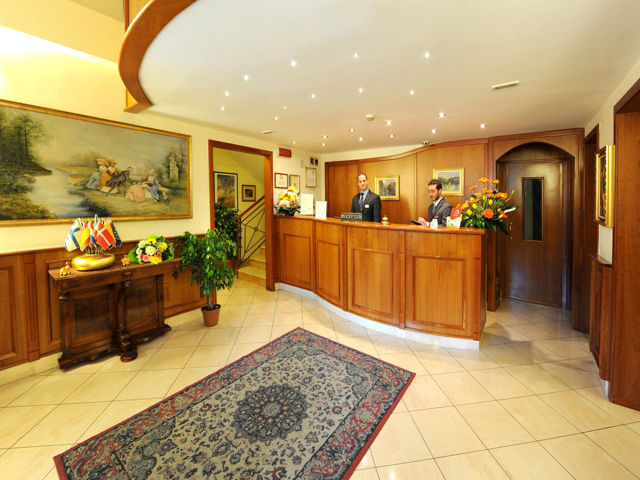 Buono Hotel Неаполь Экстерьер фото