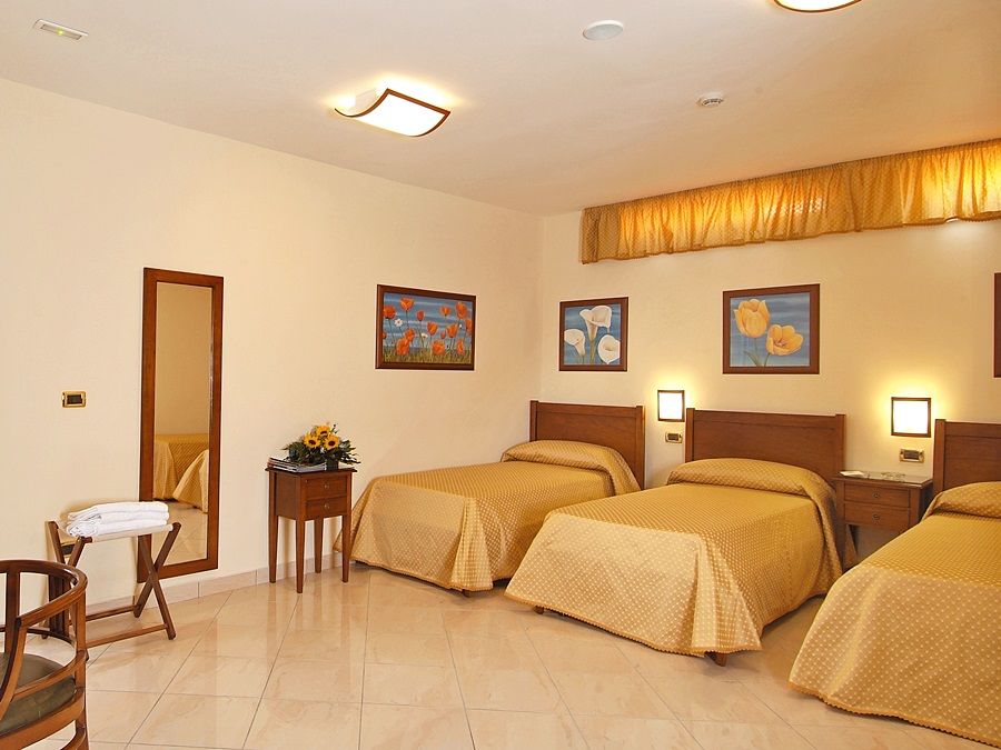 Buono Hotel Неаполь Экстерьер фото