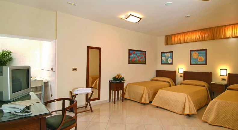 Buono Hotel Неаполь Экстерьер фото